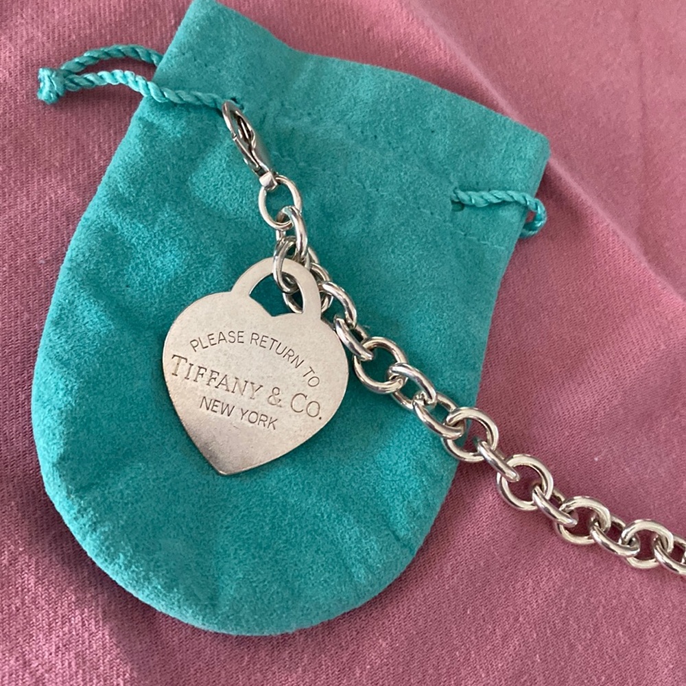 Tiffany & Co. Heart charm bracelet, pouch&gift bag - Picture 7 of 11